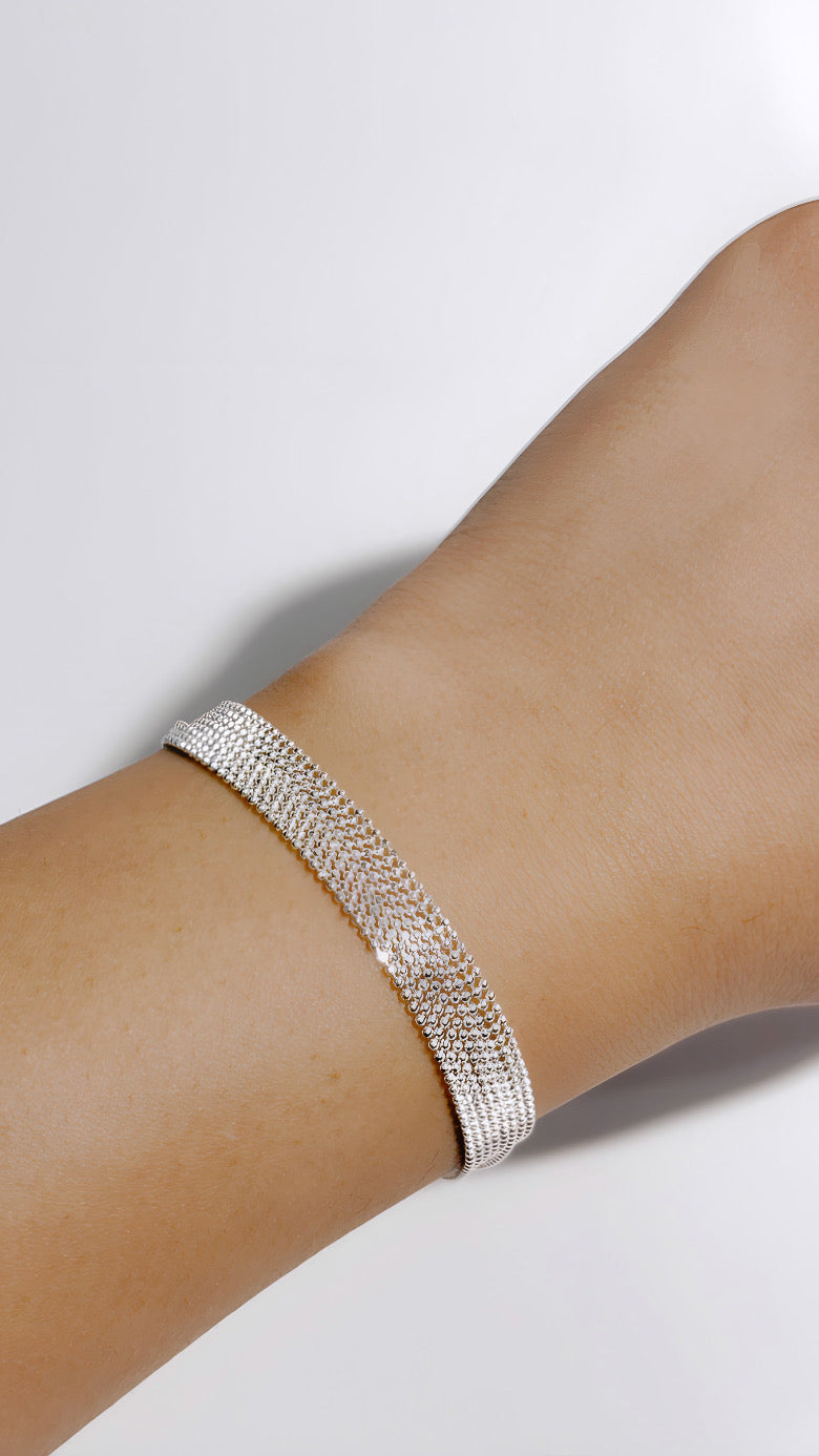 Minimalistic cluster Bracelet - 925 Silver & Rhodium Plated